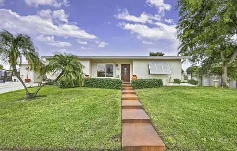 1610 Crest Drive Lake Worth FL 33461