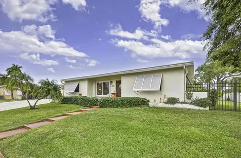 1610 Crest Drive Lake Worth FL 33461