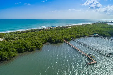 23 Ne Macarthur Boulevard Stuart FL 34996