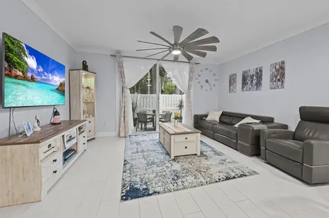 866 E Jeffery Street Boca Raton FL 33487