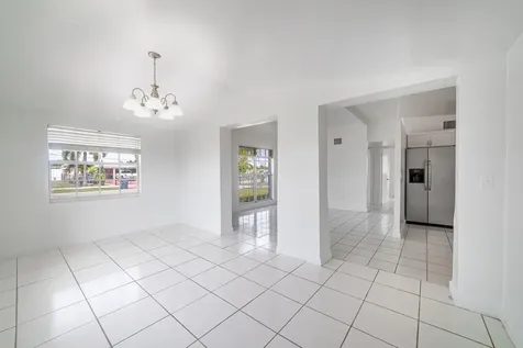 5652 S Rue Road West Palm Beach FL 33415