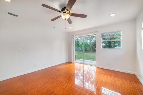 5652 S Rue Road West Palm Beach FL 33415