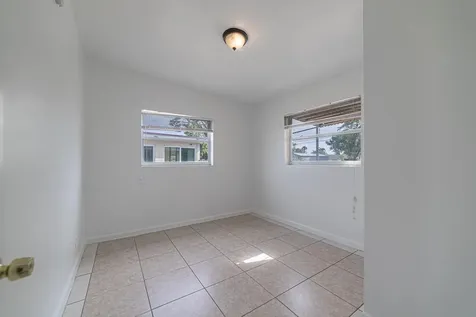 5652 S Rue Road West Palm Beach FL 33415