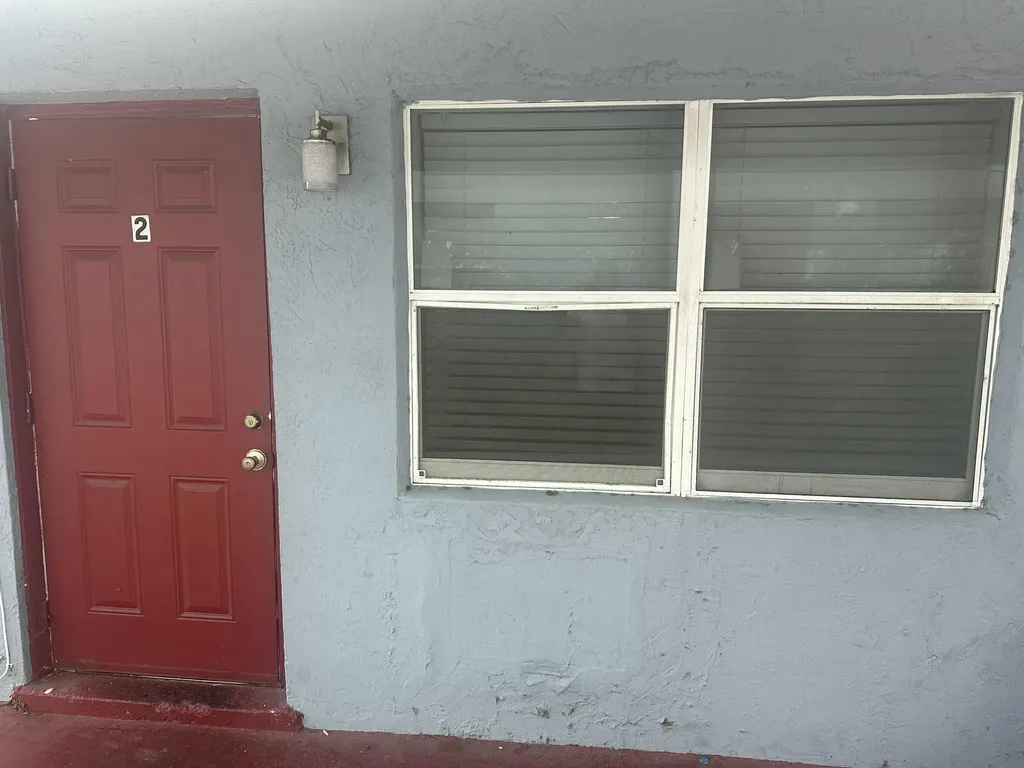 555 W 6th Street Riviera Beach FL 33404