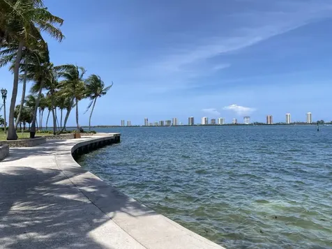 810 Lake Shore Drive Lake Park FL 33403