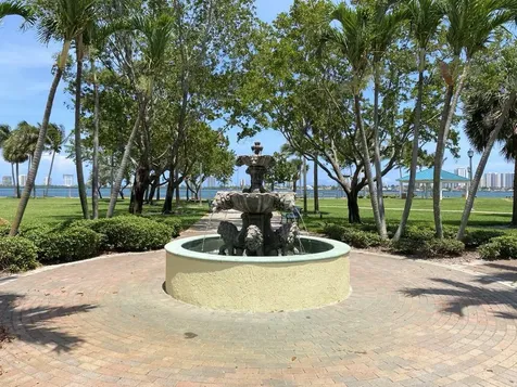 810 Lake Shore Drive Lake Park FL 33403