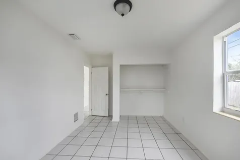 1560 Ne 43rd Street Pompano Beach FL 33064