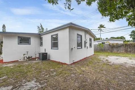 1560 Ne 43rd Street Pompano Beach FL 33064