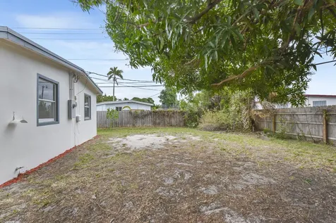 1560 Ne 43rd Street Pompano Beach FL 33064