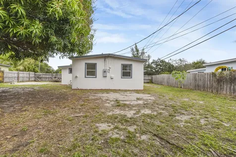 1560 Ne 43rd Street Pompano Beach FL 33064