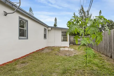 1560 Ne 43rd Street Pompano Beach FL 33064