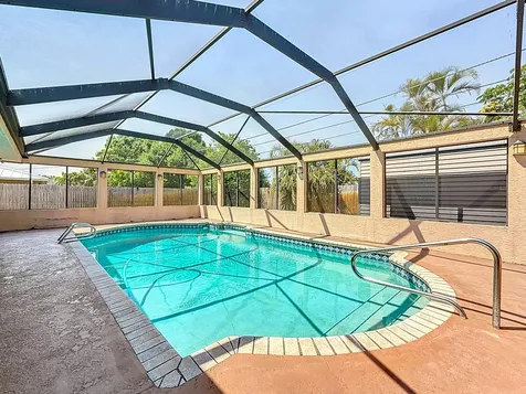 189 Ne Caprona Avenue Port Saint Lucie FL 34983