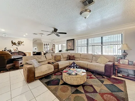 189 Ne Caprona Avenue Port Saint Lucie FL 34983