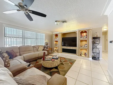 189 Ne Caprona Avenue Port Saint Lucie FL 34983