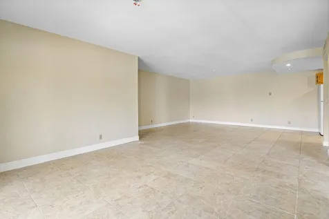 826 Sky Pine Way Greenacres FL 33415