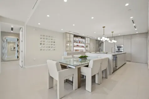 220 Se Mizner Boulevard Boca Raton FL 33432