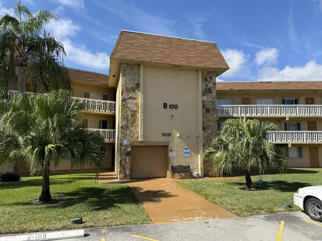100 Village Green Circle Palm Springs FL 33461