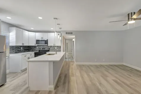 909 S Flanders Delray Beach FL 33484