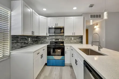 909 S Flanders Delray Beach FL 33484