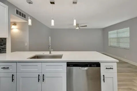 909 S Flanders Delray Beach FL 33484