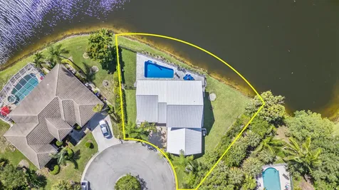 9029 Se Breeze Way Hobe Sound FL 33455