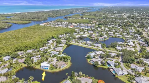 9029 Se Breeze Way Hobe Sound FL 33455