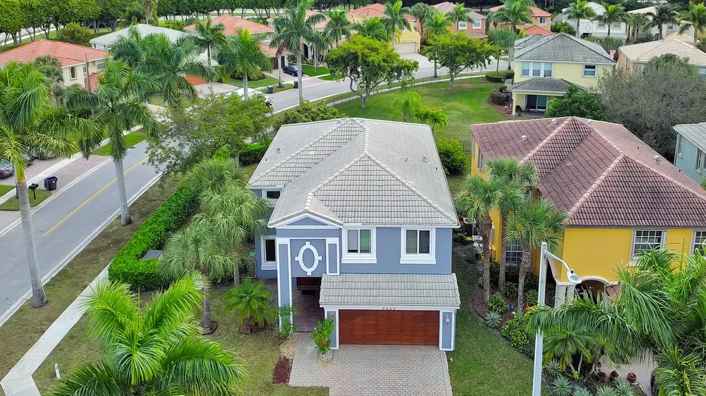9022 Dupont Place Wellington FL 33414