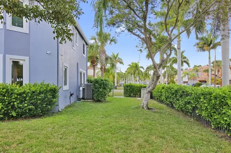 9022 Dupont Place Wellington FL 33414