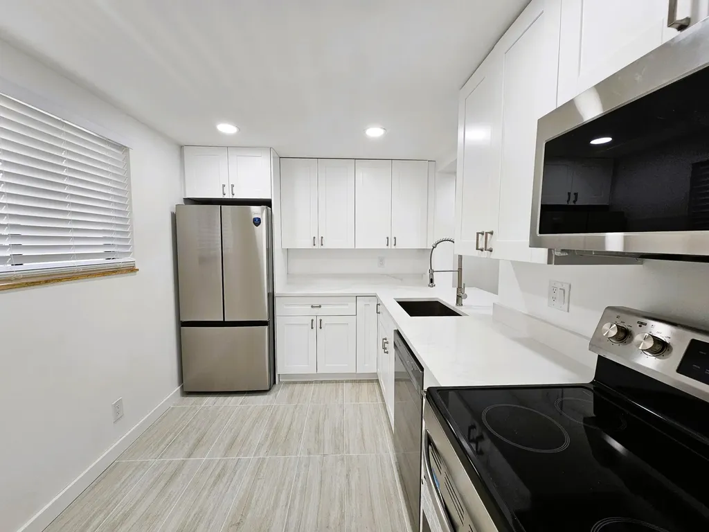5220 Las Verdes Circle Delray Beach FL 33484