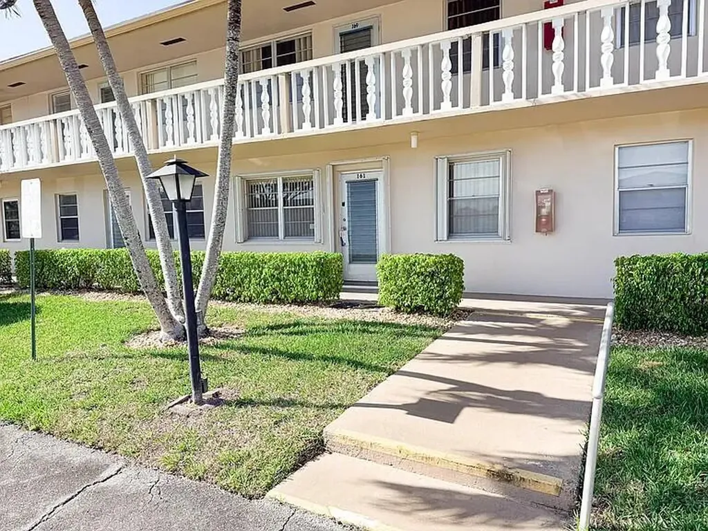 164 Kent West Palm Beach FL 33417