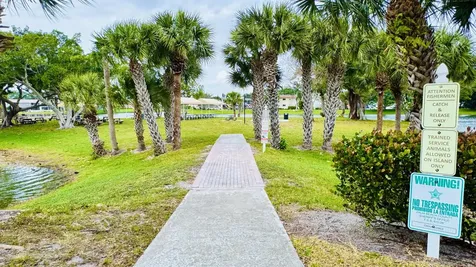 164 Kent West Palm Beach FL 33417
