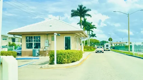 164 Kent West Palm Beach FL 33417