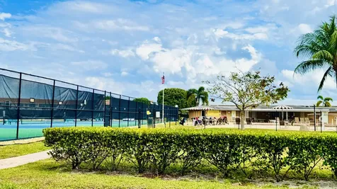 164 Kent West Palm Beach FL 33417