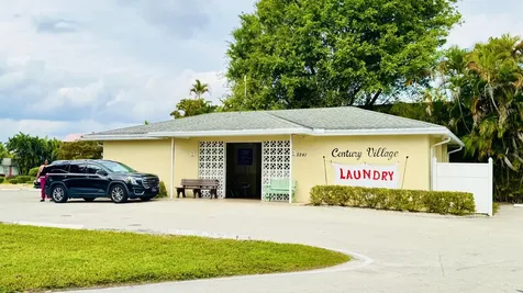 164 Kent West Palm Beach FL 33417