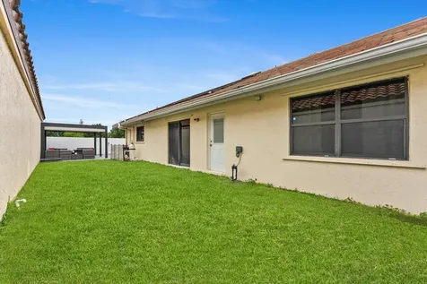 175 Executive Circle Boynton Beach FL 33436