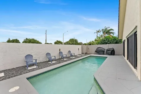 175 Executive Circle Boynton Beach FL 33436
