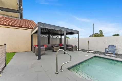 175 Executive Circle Boynton Beach FL 33436