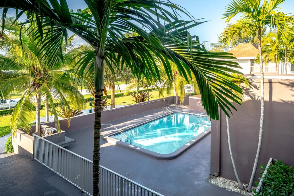 1800 NW 4th Avenue Boca Raton FL 33432