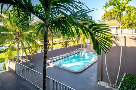 1800 NW 4th Avenue Boca Raton FL 33432