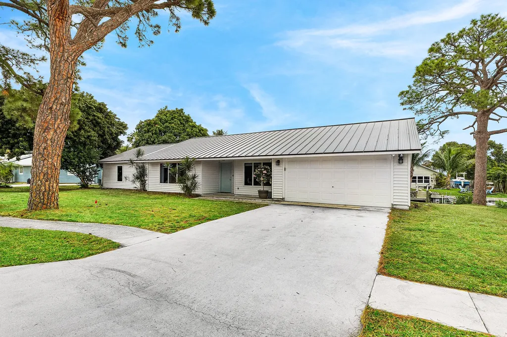 709 Warren Drive Jupiter FL 33458
