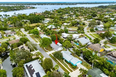 709 Warren Drive Jupiter FL 33458