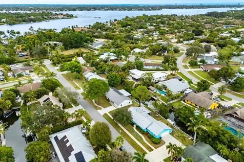 709 Warren Drive Jupiter FL 33458