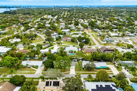 709 Warren Drive Jupiter FL 33458