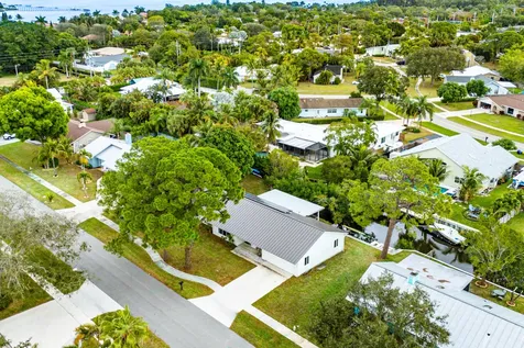 709 Warren Drive Jupiter FL 33458