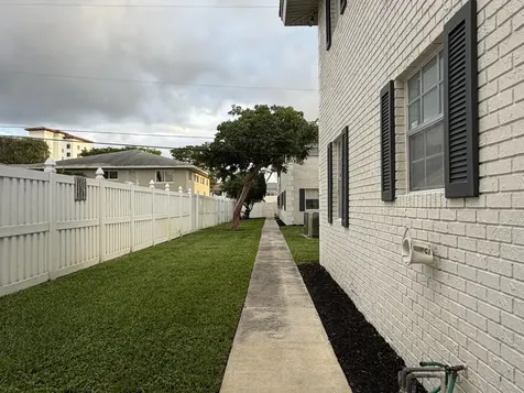 298 Sw 6th Street Boca Raton FL 33432