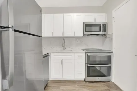 299 SW 7th Street Boca Raton FL 33432