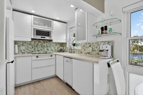 1043 Hillsboro Mile Hillsboro Beach FL 33062