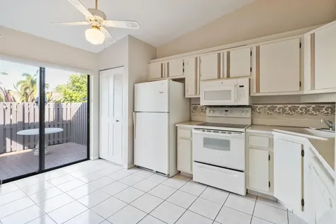 633 Sea Pine Way Greenacres FL 33415