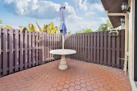 633 Sea Pine Way Greenacres FL 33415