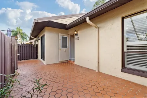633 Sea Pine Way Greenacres FL 33415